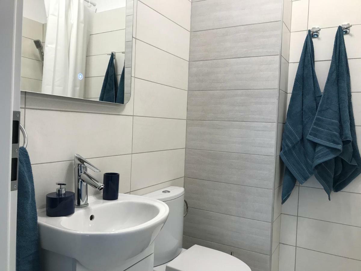 Luxury Westpark 2 Presidentialsuite With Lake View W4 Boekarest Buitenkant foto