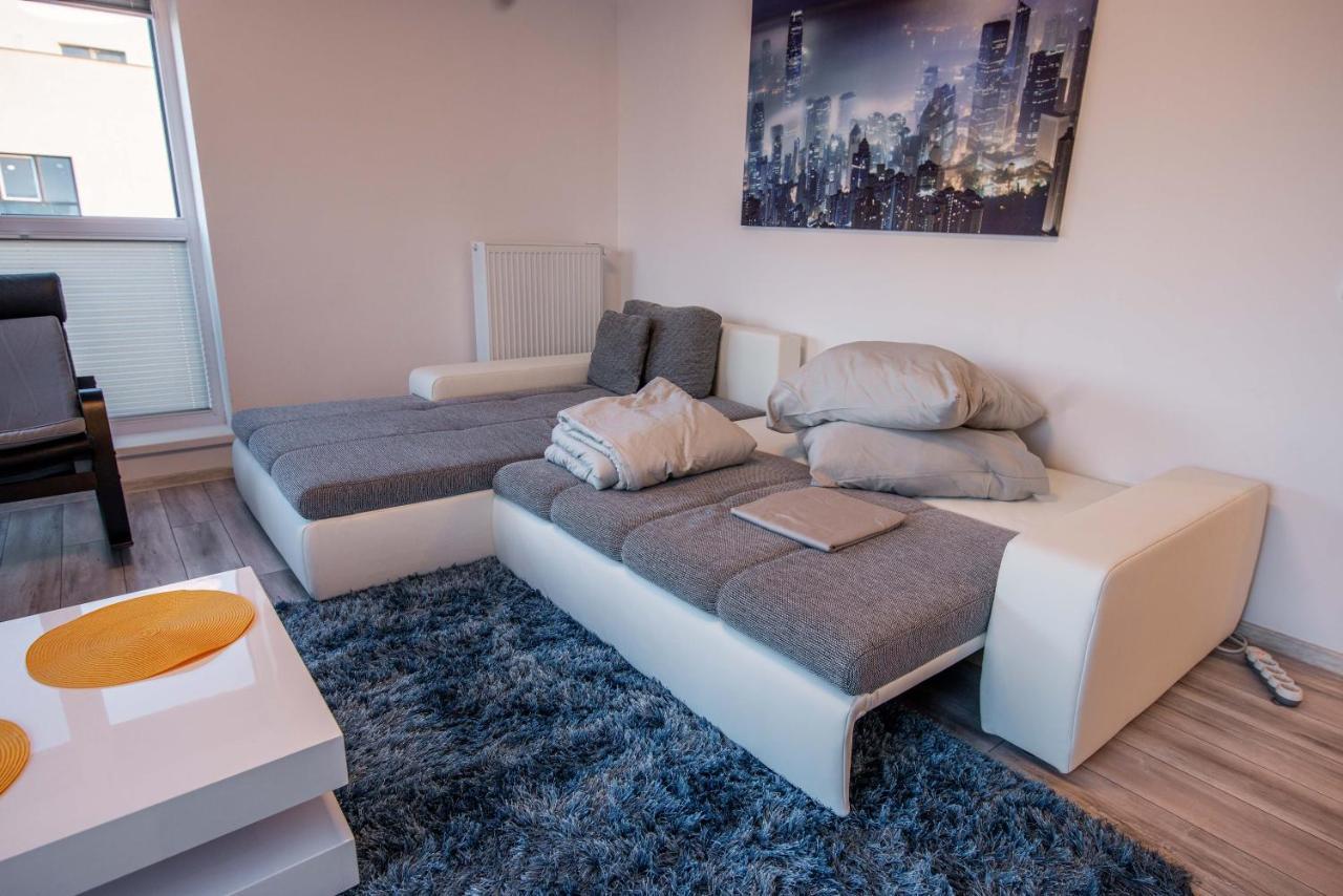 Luxury Westpark 2 Presidentialsuite With Lake View W4 Boekarest Buitenkant foto