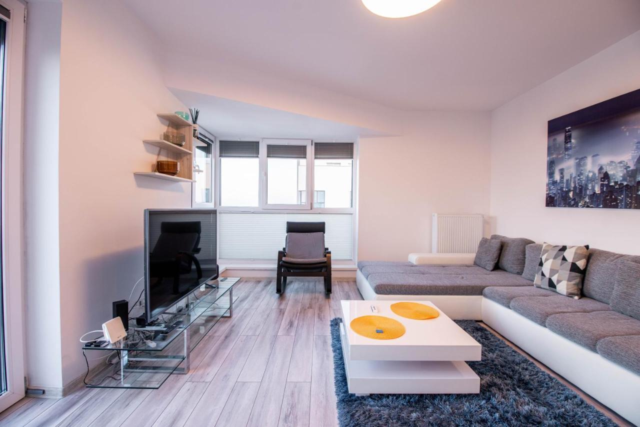 Luxury Westpark 2 Presidentialsuite With Lake View W4 Boekarest Buitenkant foto