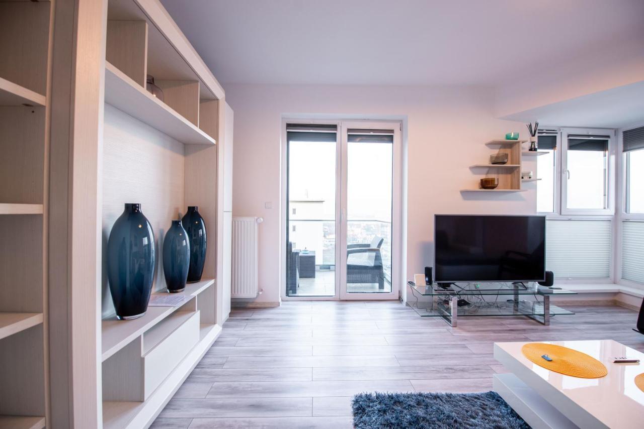 Luxury Westpark 2 Presidentialsuite With Lake View W4 Boekarest Buitenkant foto