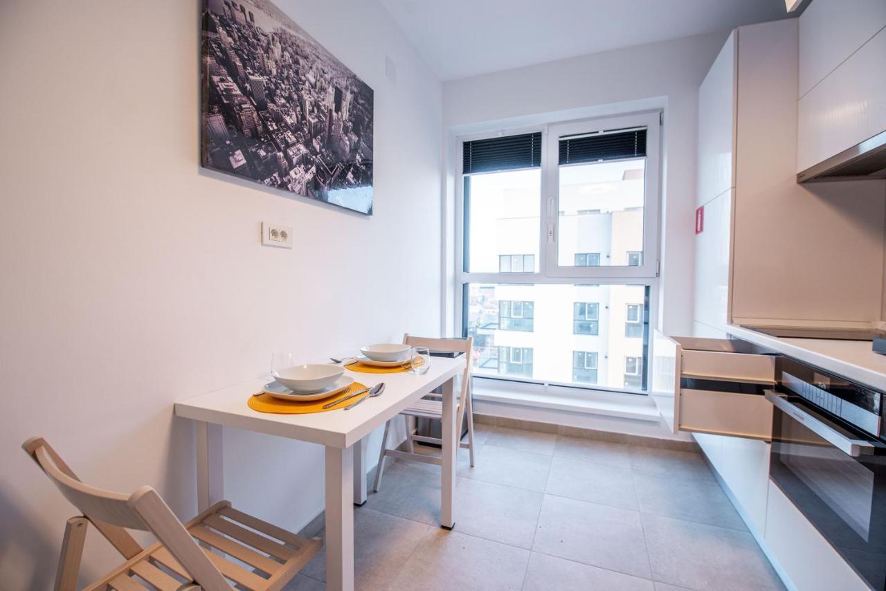 Luxury Westpark 2 Presidentialsuite With Lake View W4 Boekarest Buitenkant foto