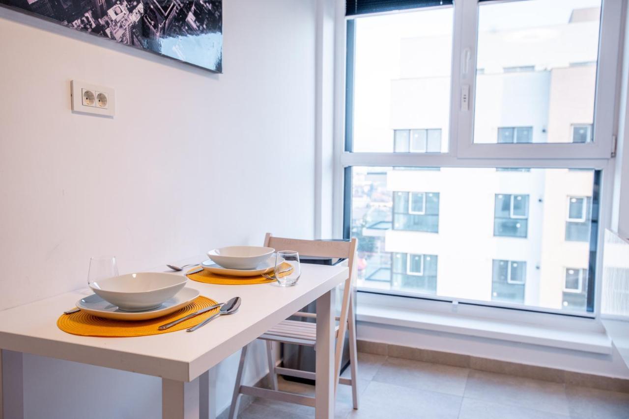 Luxury Westpark 2 Presidentialsuite With Lake View W4 Boekarest Buitenkant foto